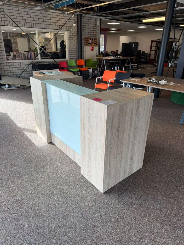 Showroommodel Balie/receptie van 1395,- voor 650,-, Niet ingevuld, Niet ingevuld, Niet ingevuld