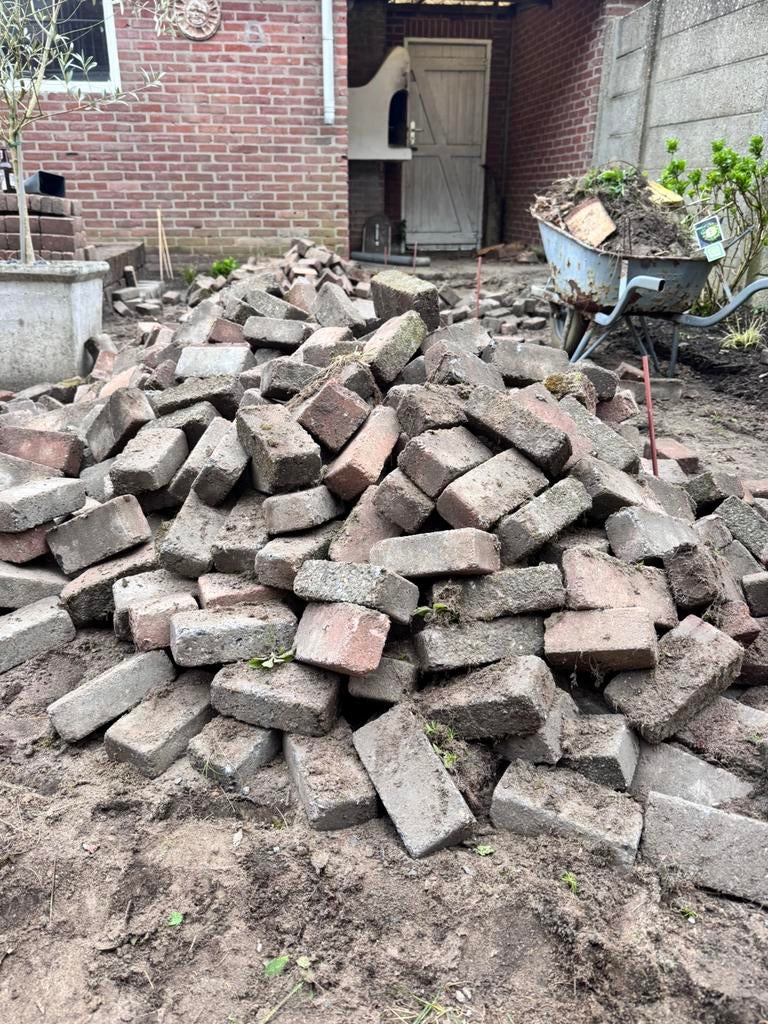 Gratis 8m2 5x15 stenen beton grijs/blauw en rood, Ophalen, Gebruikt, Klinkers, 5 tot 10 m²