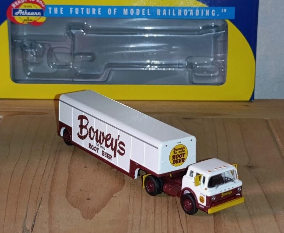 Ford C Tractor w/Beverage Trailer BOWEY's, Ophalen of Verzenden, Zo goed als nieuw, Bus of Vrachtwagen, Overige merken