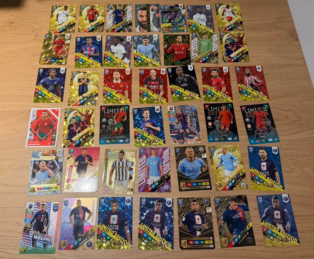 Panini fifa 365 kaartjes, Ophalen of Verzenden, Zo goed als nieuw, Meerdere plaatjes