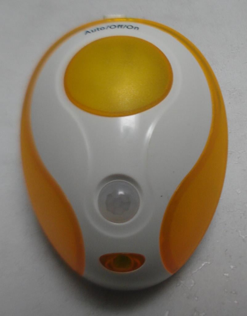 Nw nachtlicht stopcontact met beweging en licht sensor autom, Ophalen of Verzenden, Zo goed als nieuw, LED nachtlampje automatisch schakelend