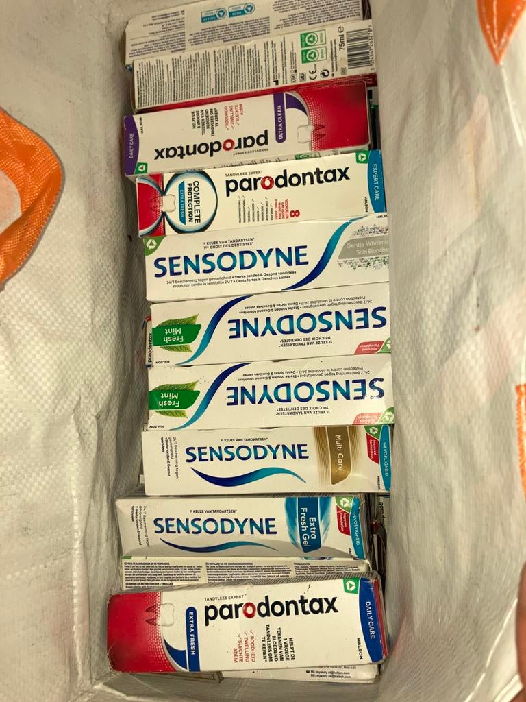 partij 58 tandpasta sensodyne parodontax, Sieraden, Tassen en Uiterlijk, Uiterlijk | Mondverzorging, Ophalen of Verzenden, Nieuw