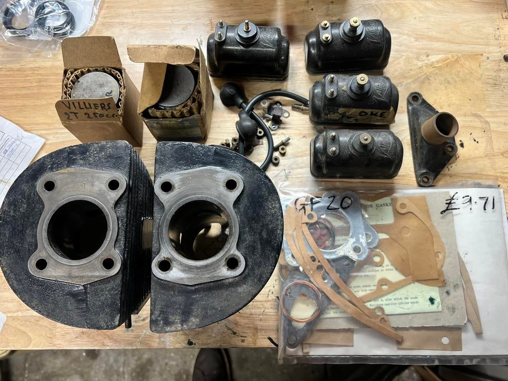 Villiers 2t 250cc cilinders zuigers pakkingen bobines, Ophalen of Verzenden, Gebruikt