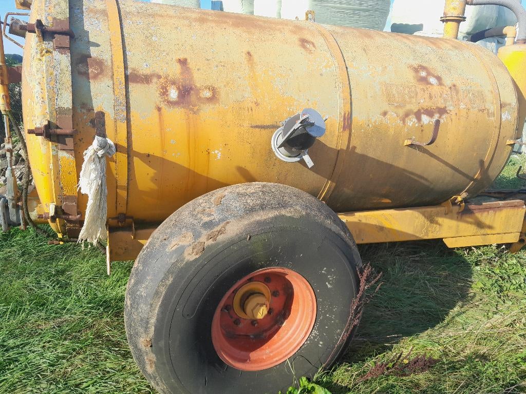 agromet stalmest- kompoststrooier, veenhuis tank- watertank, Ophalen, Glastuinbouw, Gewasbescherming en Bemesting
