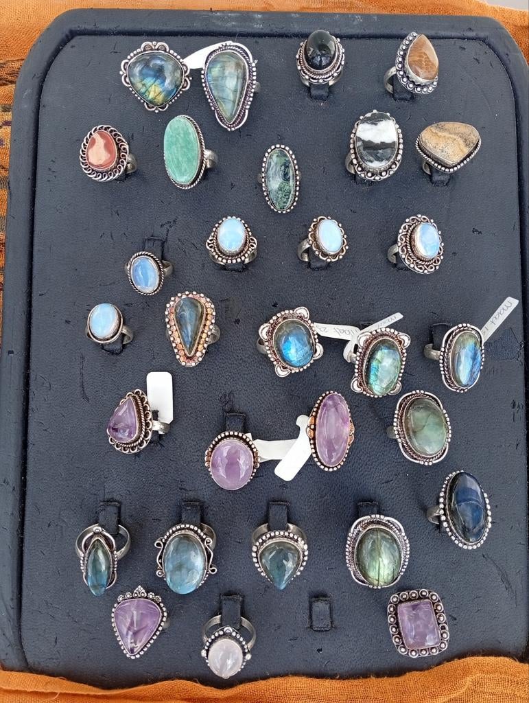 Ringen met echte grote edelstenen, J, Zo goed als nieuw, 17 tot 18, Dame of Heer