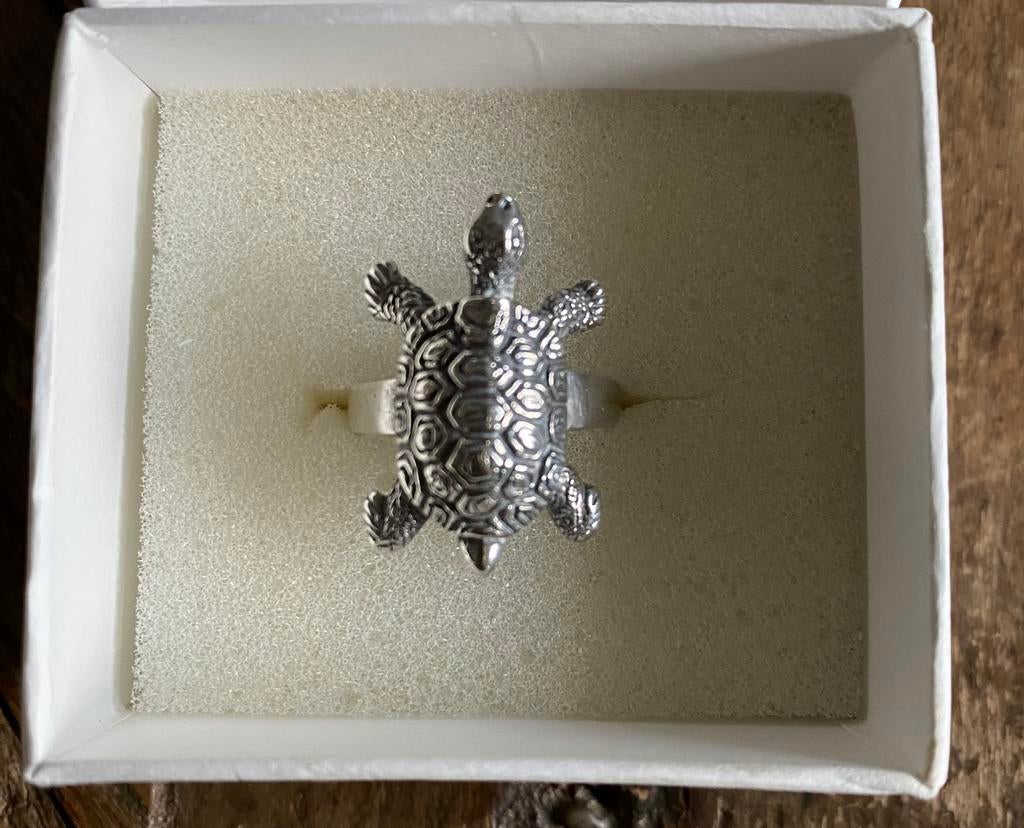 Schildpad ring van zilver 18 mm, Sieraden, Tassen en Uiterlijk, Ringen, 18 tot 19, Ophalen of Verzenden, Zo goed als nieuw, Dame