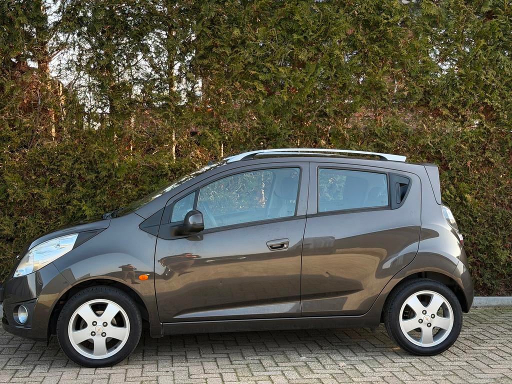 Chevrolet Spark 1.0 16V LT Bluetooth, Voorwielaandrijving, Gebruikt, Zwart, 4 cilinders