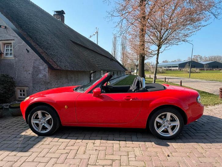 Mazda MX-5 1.8 Touring 2006, Hardtop, velgenset, airco, Zwart, 4 cilinders, Cabriolet, 1055 kg