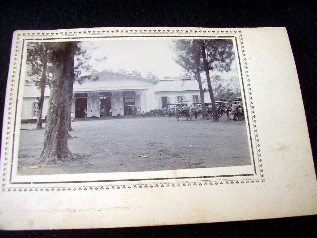 Nederlandsch-Indie. 2 x Station Pasuruan /Pasoeroean. Foto's, Verzenden, Voor 1920, Ongelopen, Buiten Europa