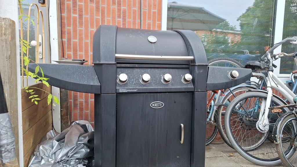 Boretti gas BBQ incl. gasfles,hoes &nieuwe slang gemonteerd., Ophalen, Gebruikt