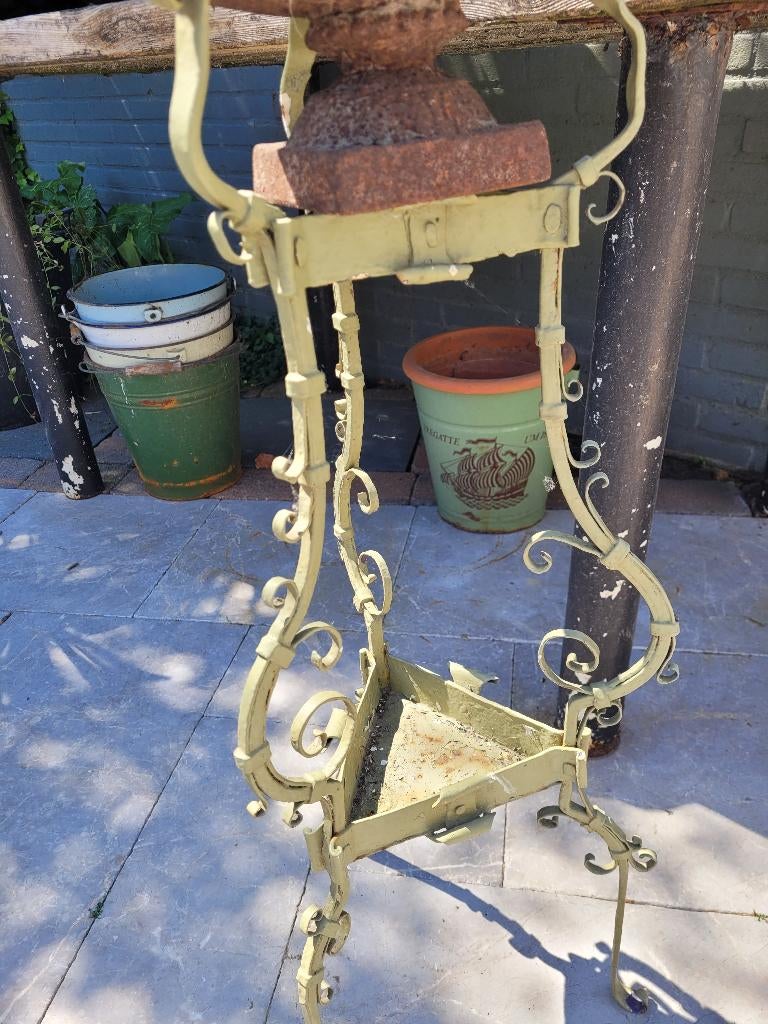 Antieke smeedijzeren planten standaard, Ophalen of Verzenden