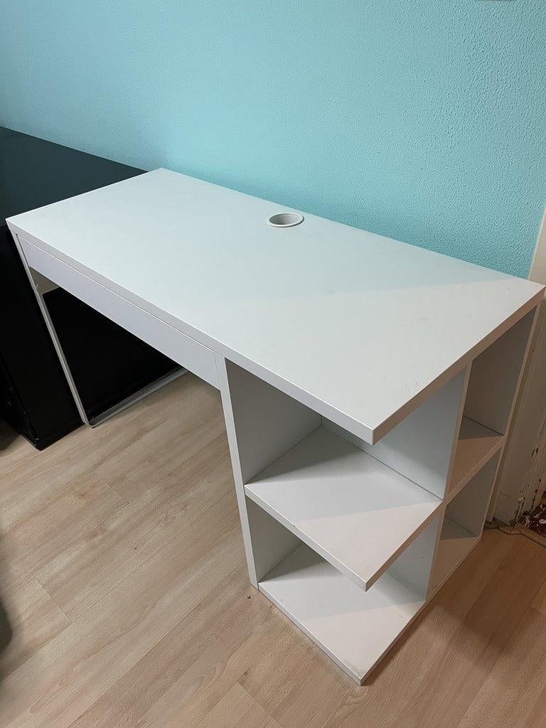 IKEA Bureau Micke met ingebouwde opberger, wit, Ophalen, Met lades, Gebruikt, Spaanplaat of MDF