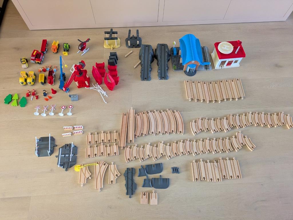 Grote treinbaanset bouwplaats, brandweer en treinstation, Ophalen of Verzenden, Gebruikt