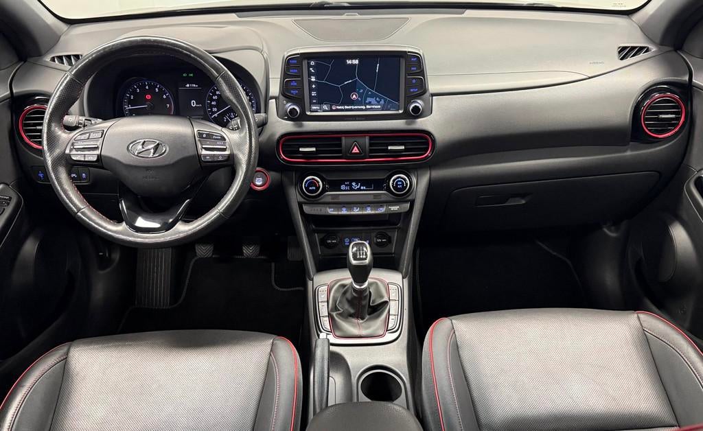 Hyundai KONA 1.0T Sport*120Pk*Leder*Navi*Camera*Carplay*Stoe, Voorwielaandrijving, Gebruikt, Zwart, Leder