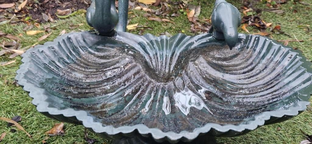 Sierlijk vogelbad, een plaatje voor in uw tuin(brocante), Tuin en Terras, Vogelhuisjes en Vogelbaden, Ophalen of Verzenden, Nieuw