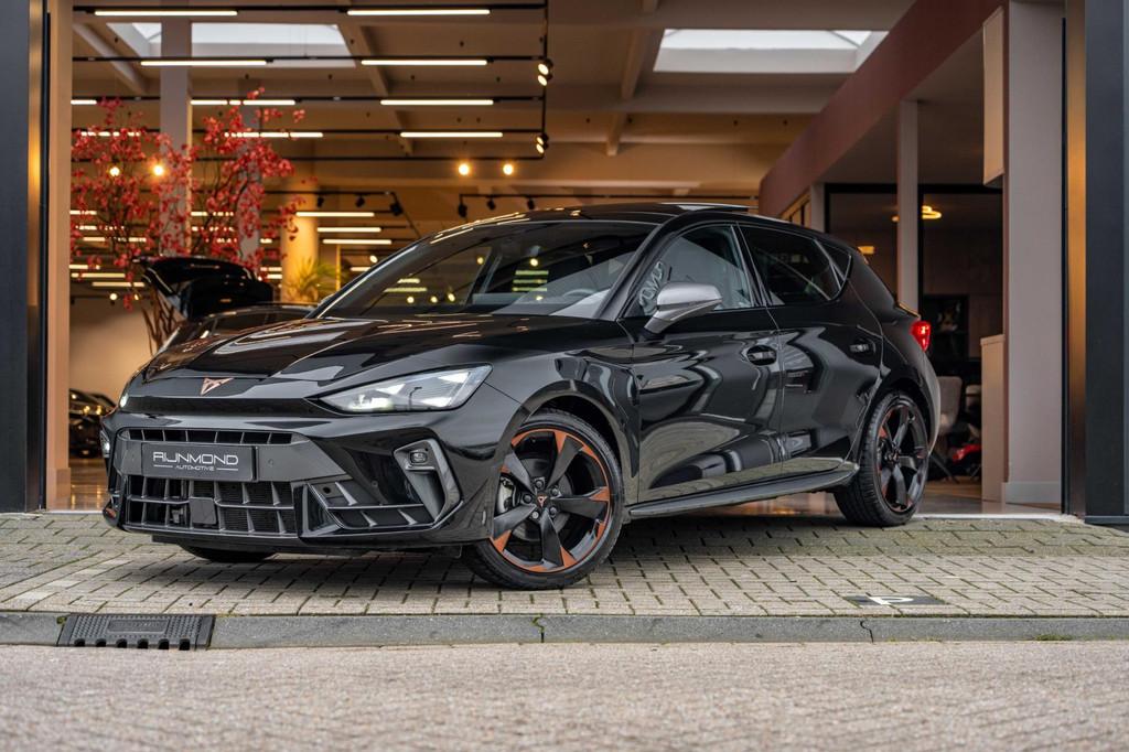 CUPRA Leon 1.5 TSI e-Hybrid Business |Pano|Sfeer|Keyless|Cam, Zwart, 4 cilinders, Leon, Leder en Stof