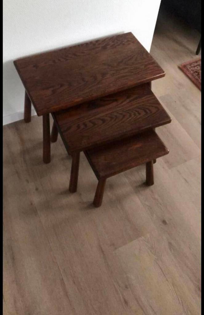 Brutalist donker Eiken  zgan 3 Bijzettafel set jaren.70, Huis en Inrichting, Tafels | Bijzettafels, Ophalen, Minder dan 45 cm