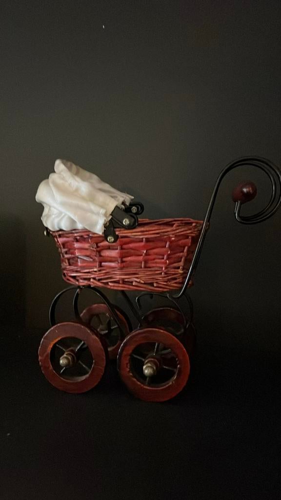 Vintage Poppenwagen Rotan, Kinderen en Baby's, Speelgoed | Poppen, Ophalen, Gebruikt, Overige typen