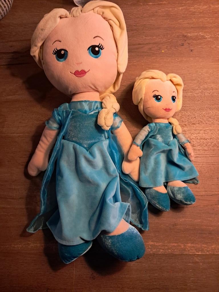 1 grote elsa knuffel en 1 kleine knuffel, Ophalen of Verzenden, Zo goed als nieuw, Overige typen
