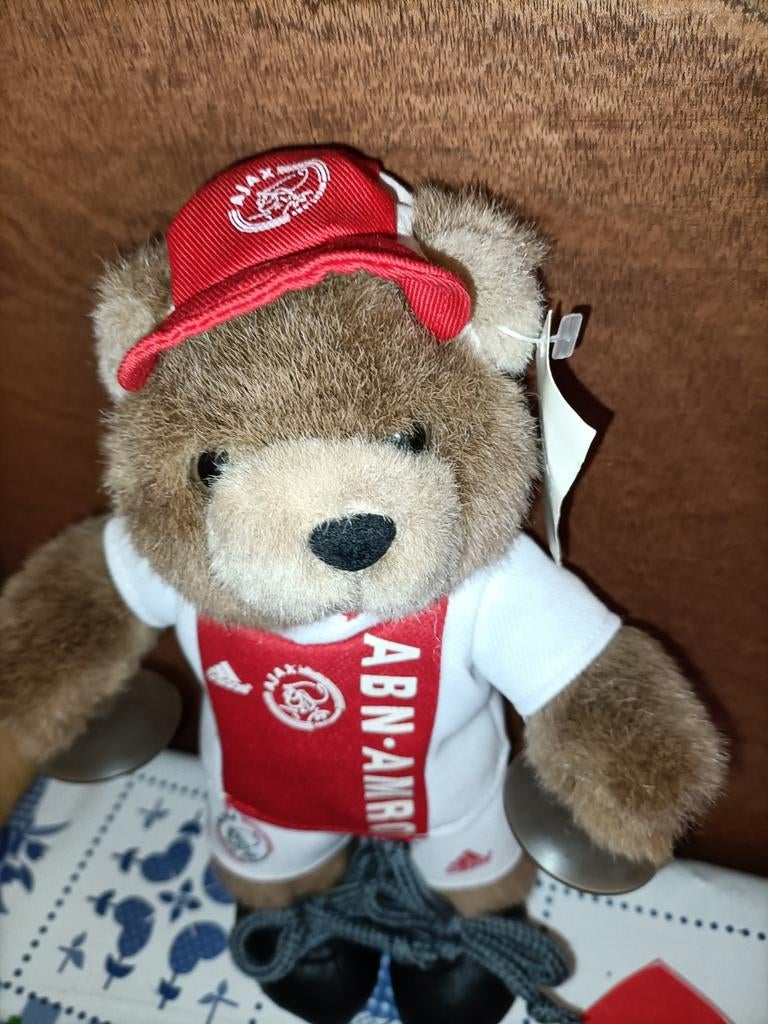 Ajax beer knuffel Abn Amro met zuignappen 25 cm groot, Ophalen of Verzenden, Zo goed als nieuw