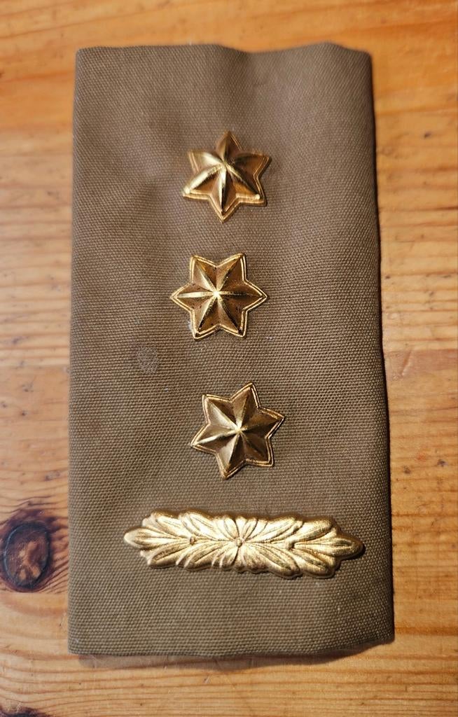 Schuifpassant Kolonel regenjas, Verzamelen, Militaria | Algemeen, Ophalen of Verzenden, Landmacht, Nederland, Embleem of Badge