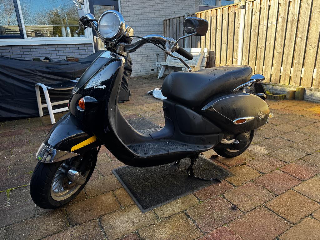 Aprilia Mojito 2-takt scooter, Fietsen en Brommers, Scooters | Aprilia, Ophalen, Gebruikt, Maximaal 45 km/u, Mojito of Habana