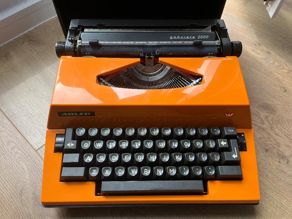 Prachtige Adler Gabriele 2000 typemachine elektrisch, Ophalen of Verzenden, Overige typen