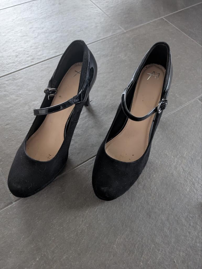 Pump, Ophalen of Verzenden, Zo goed als nieuw, Zwart