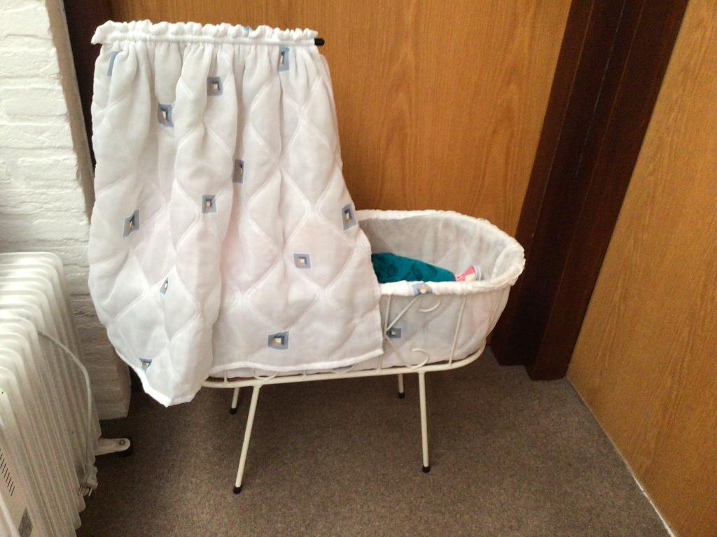 vintage smeedijzeren  poppenwieg met hemel, Ophalen, Gebruikt, Babypop