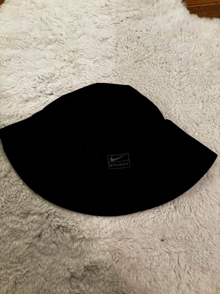 Stüssy x The North Face Bucket Hat, Ophalen of Verzenden, Zo goed als nieuw, 58 cm (L, 7¼ inch) of meer, Hoed