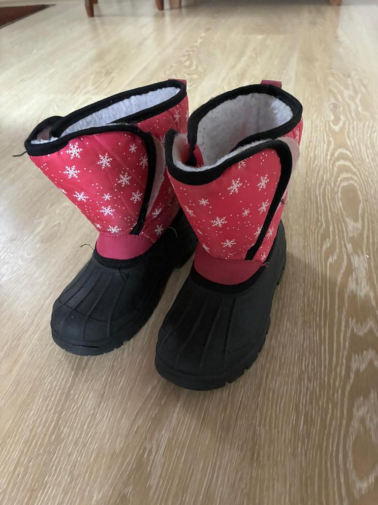 Nette snowboots maat 31, Meisje, Ophalen of Verzenden, Laarzen, Zo goed als nieuw
