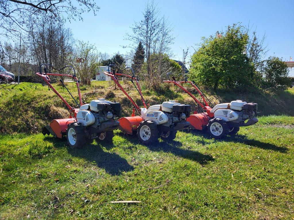 Verticuteermachine en tuinfrees TE HUUR ** HUREN