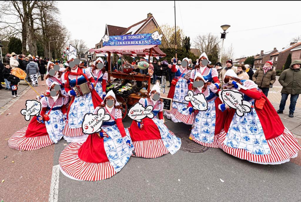 Loopgroep carnaval optocht compleet met kar, Ophalen, Zo goed als nieuw