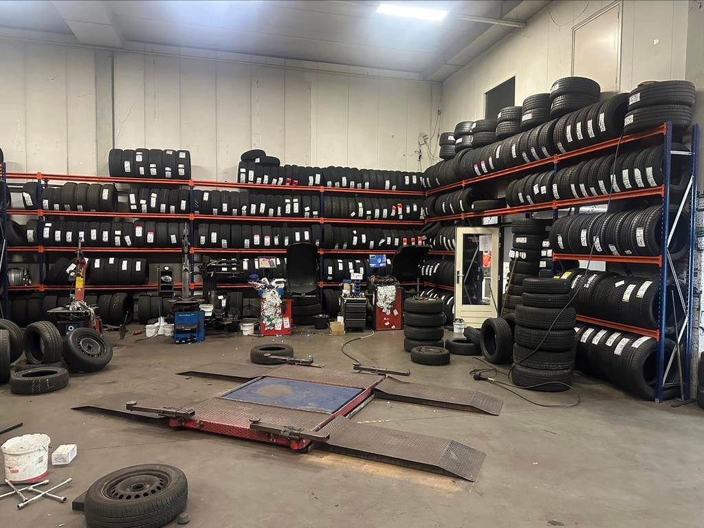 19 inch zomer en winter banden actie 50 euro per band, 19 inch, 235 mm, Band(en), Winterbanden