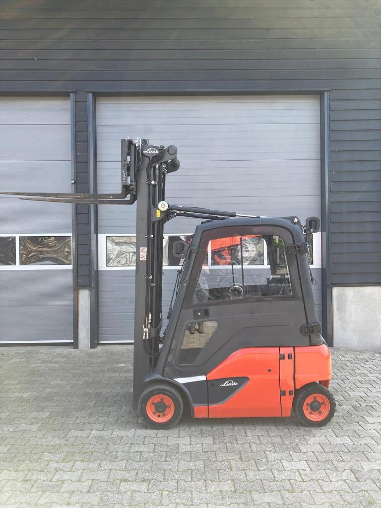 Te Huur Heftrucks en Hoogwerkers, Diensten en Vakmensen