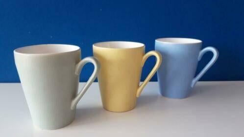 Pastelkleurige kopjes/kleine bekers, Gebruikt, Ophalen of Verzenden, Overige stijlen, Kop(pen) en/of Schotel(s)