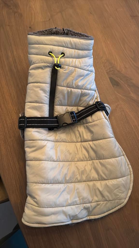 Hondenjas met warme voering, Verzenden, Zo goed als nieuw, Hondenjas