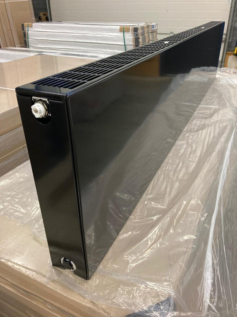 Henrad Everest Plan 8 vlak 400 x 2000 type 22 ZWART 9005, 30 tot 80 cm, Radiator, Nieuw, 150 cm of meer