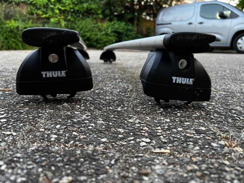 TE HUUR Thule dakdragers Mercedes A, C en E klasse, CLA, Auto diversen, Dakdragers, Ophalen, Zo goed als nieuw