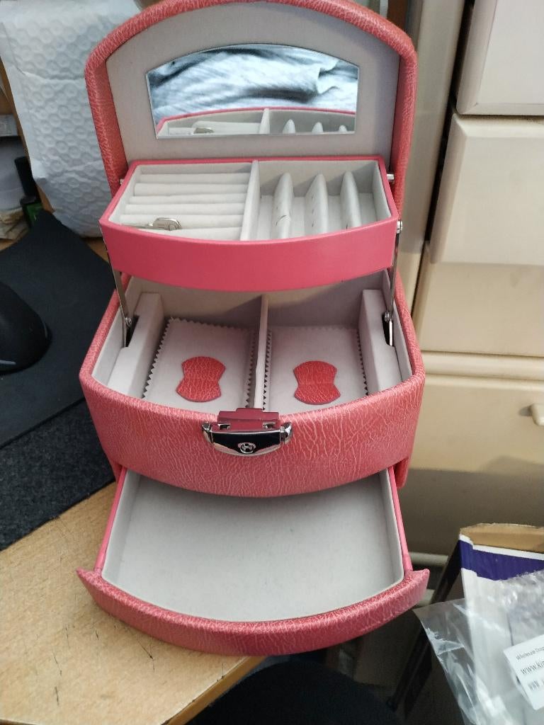 Roze en zwart sieradendoos met vakjes, Met slot, Nieuw, Ophalen of Verzenden, Roze