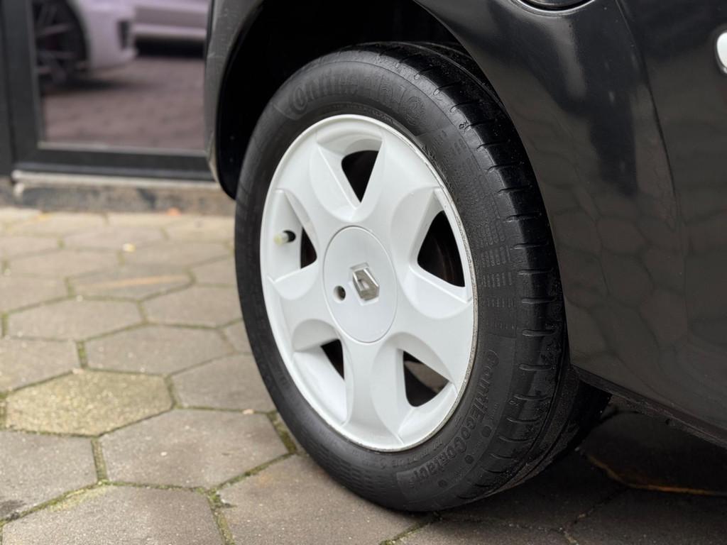 Renault Twingo 1.2 16V Collection - 3e Eigenaar - Airco - La, Voorwielaandrijving, Zwart, 4 cilinders, 4 stoelen