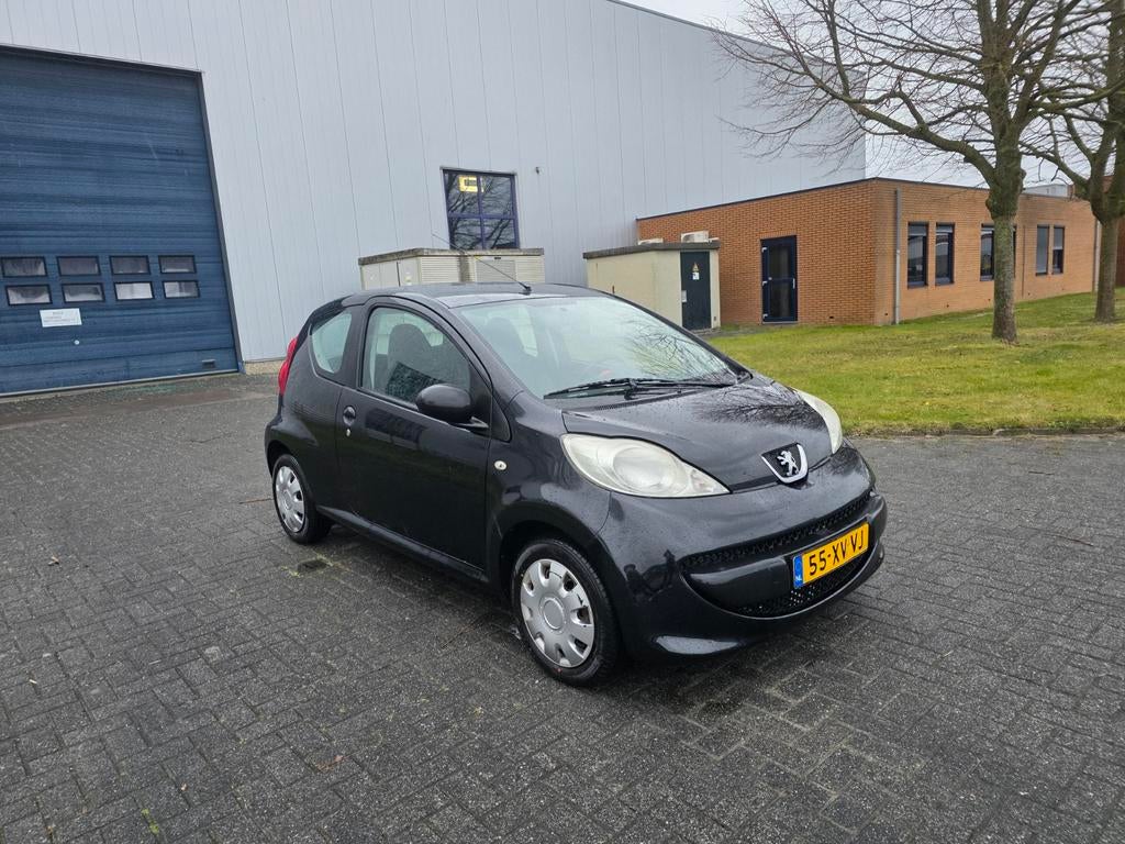 Peugeot 107 1.0 12V 3DR 2007 Zwart stuurbekrachtiging., Voorwielaandrijving, 4 stoelen, Origineel Nederlands, Handgeschakeld