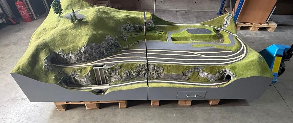 Grote modelspoorbaan met landschap en tunnels, Overige merken, Gebruikt, Gelijkstroom of Wisselstroom, Overige typen