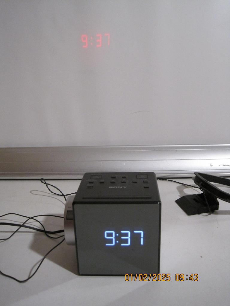 sony ICF-C1PJ klok wekker met projectie (331), Huis en Inrichting, Ophalen of Verzenden, Gebruikt, Digitaal, Wekker of Tafelklok