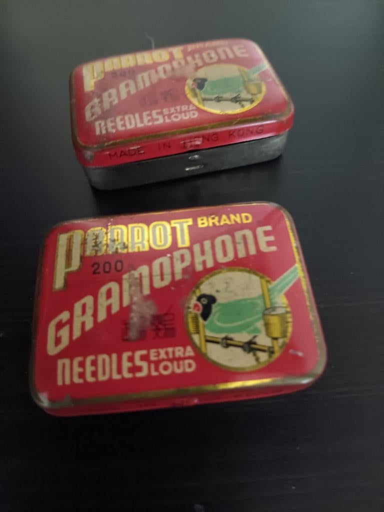 Vintage Parrot Gramophone Naalden Blikjes (2 stuks), Ophalen of Verzenden, Gebruikt