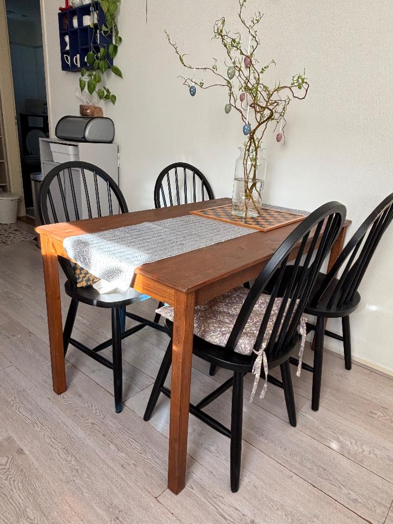 IKEA tafel – donker gebeitst – goede staat, Huis en Inrichting, Tafels | Eettafels, Ophalen, Gebruikt, 100 tot 150 cm, 50 tot 100 cm