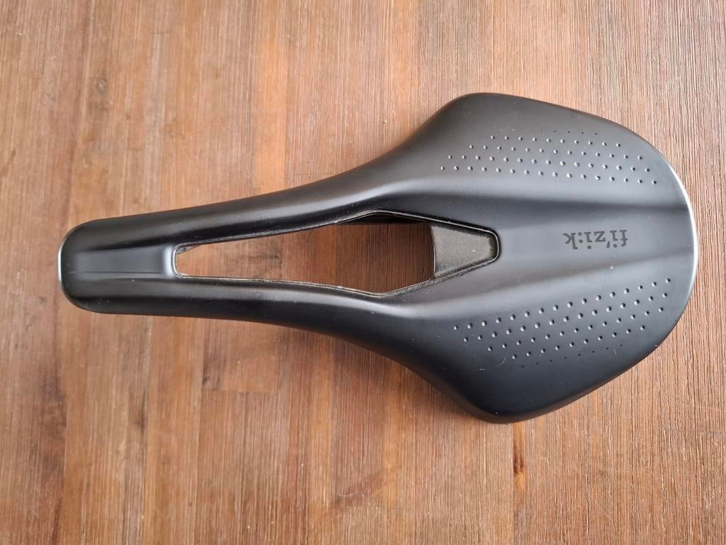 Fizik Argo zadel 160 mm, Ophalen of Verzenden, Zadel, Carbon