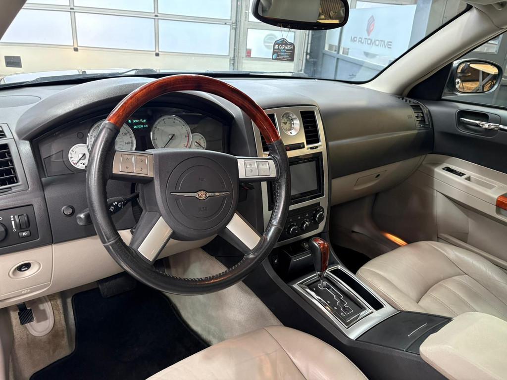 Chrysler 300C 5.7 V8 HEMI AUT|Schuifdak|Leder|Trekhaak|Cruis, Automaat, Gebruikt, 8 cilinders, Zwart