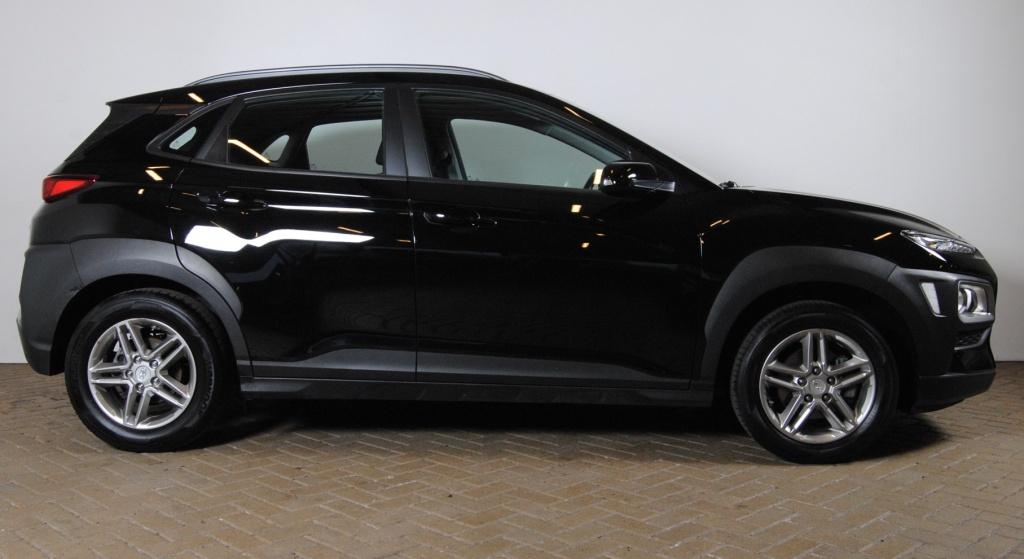 Hyundai KONA 1.0 T-GDI Comfort | Apple Carplay | Trekhaak, Gebruikt, Euro 6, Zwart, Origineel Nederlands
