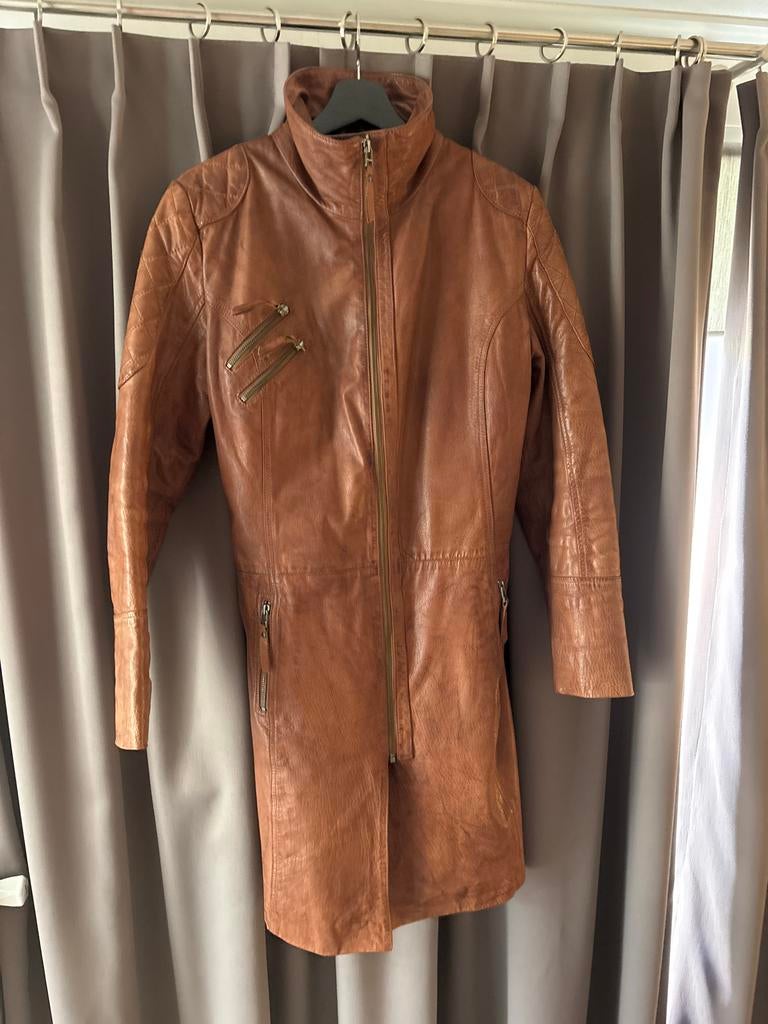 Lange bruine leren jas van STICKS and STONES, Ophalen of Verzenden, Zo goed als nieuw, Maat 38/40 (M), Bruin
